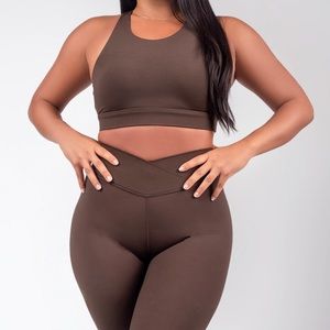 @LovelyLesh workout set- never worn. Top/bottom both size medium **squat proof*